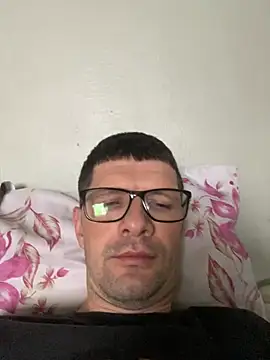 Snapshot of Juliano2289 chatting on May 29, 4:57 pm Juliano2289 online show from May 29, 4:57 pm