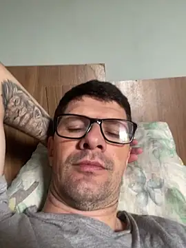 Juliano2289 online show from April 7, 3:58 pm