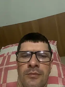 Juliano2289 online show from April 15, 9:48 pm