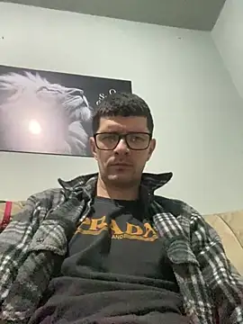 Snapshot of Juliano2289 chatting on June 2, 10:54 pm Juliano2289 online show from June 2, 10:54 pm