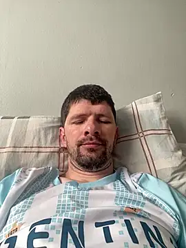 Snapshot of Juliano2289 chatting on July 16, 1:41 pm Juliano2289 online show from July 16, 1:41 pm