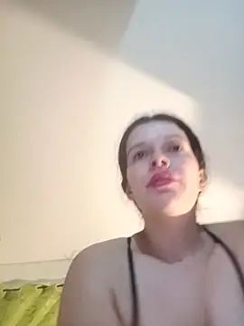 Snapshot of CurvySara1 chatting on September 18, 9:51 pm CurvySara1 online show from September 18, 9:51 pm