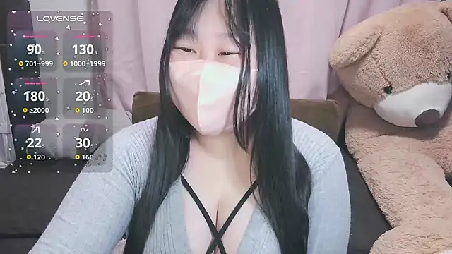 yuinyan3150 online show from April 8, 1:56 pm