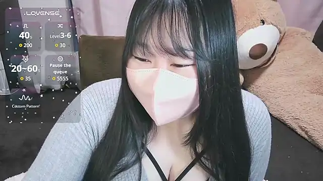 yuinyan3150 online show from April 15, 12:32 pm