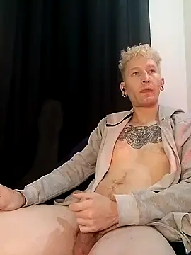 Snapshot of Vlad_goetia chatting on October 18, 2:02 am Vlad goetia online show from October 18, 2:02 am