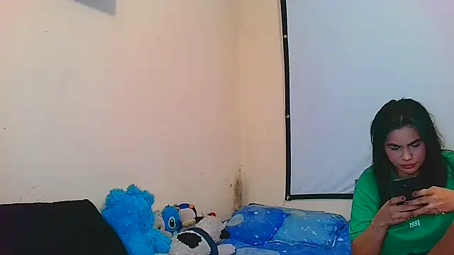 vanellope12 online show from June 5, 5:56 am