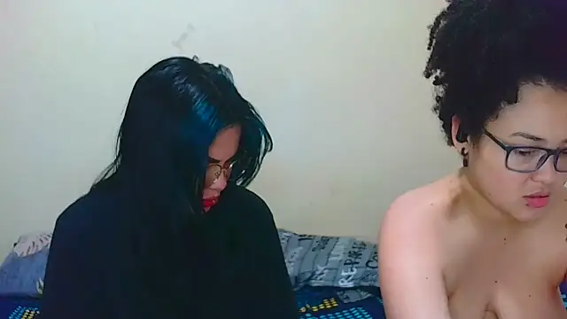 vanellope12 online show from May 31, 7:03 am