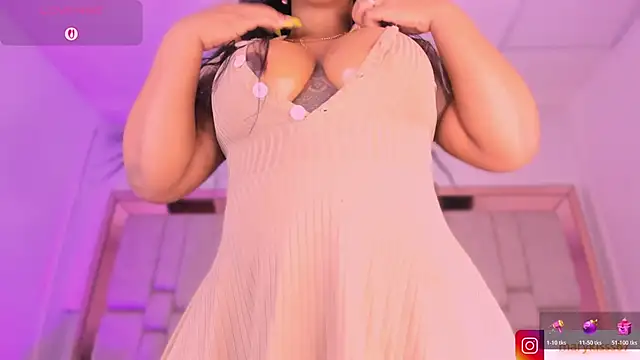 mary kisses online show from November 20, 8:31 pm