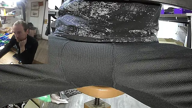 Snapshot of Happy_Michal chatting on December 21, 9:01 am Happy Michal online show from December 21, 9:01 am