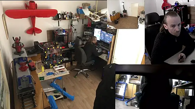 Snapshot of Happy_Michal chatting on November 30, 9:10 am Happy Michal online show from November 30, 9:10 am