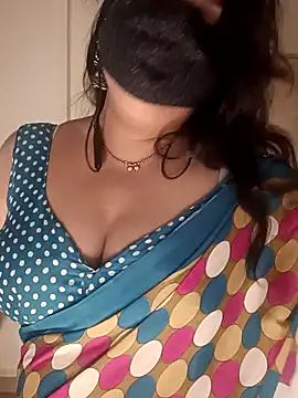 Snapshot of Love-priya chatting on November 24, 8:36 am Love-priya online show from November 24, 8:36 am