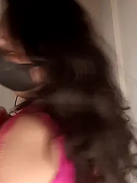 Snapshot of Love-priya chatting on November 20, 8:15 am Love-priya online show from November 20, 8:15 am