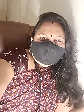 Snapshot of Love-priya chatting on February 18, 4:47 pm Love-priya online show from February 18, 4:47 pm