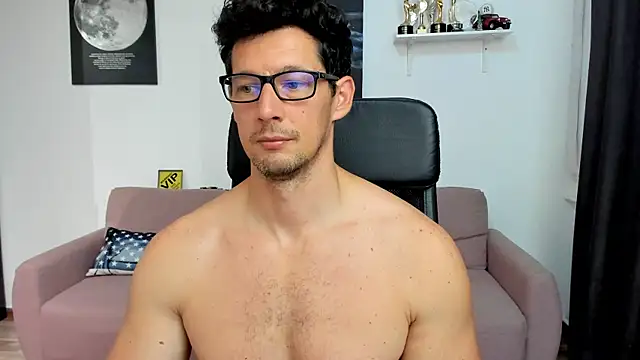 Snapshot of BrutusK08 chatting on July 11, 6:24 am BrutusK08 online show from July 11, 6:24 am