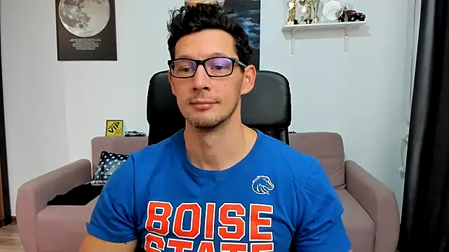 BrutusK08 online show from November 20, 9:10 am