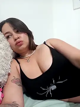 Snapshot of Lia_Roxx chatting on May 4, 7:39 pm Lia Roxx online show from May 4, 7:39 pm