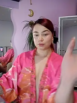 Snapshot of Lia_Roxx chatting on March 4, 5:42 pm Lia Roxx online show from March 4, 5:42 pm