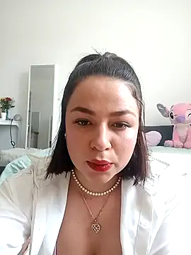 Snapshot of Lia_Roxx chatting on April 26, 10:45 am Lia Roxx online show from April 26, 10:45 am
