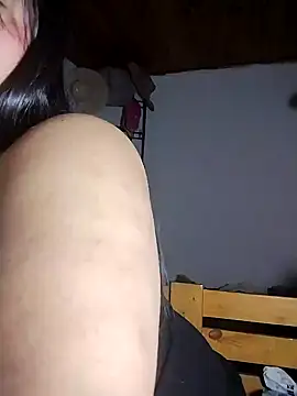 Snapshot of KATYGONZALEZ chatting on July 19, 12:30 am KATYGONZALEZ online show from July 19, 12:30 am