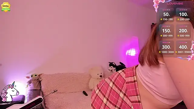 Snapshot of EvaUniporn chatting on December 19, 8:49 am EvaUniporn online show from December 19, 8:49 am