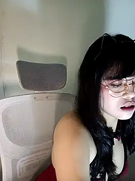Snapshot of Chall_mee chatting on October 26, 10:21 pm Chall mee online show from October 26, 10:21 pm