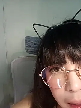 Snapshot of Chall_mee chatting on October 12, 1:23 pm Chall mee online show from October 12, 1:23 pm