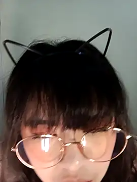 Snapshot of Chall_mee chatting on October 19, 8:22 pm Chall mee online show from October 19, 8:22 pm