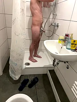 Miko075 online show from December 18, 6:45 pm