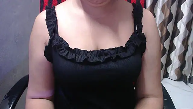 Snapshot of Kaur_Jannat chatting on January 9, 6:04 pm Kaur Jannat online show from January 9, 6:04 pm