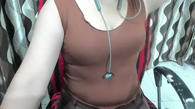 Snapshot of Kaur_Jannat chatting on September 19, 6:12 pm Kaur Jannat online show from September 19, 6:12 pm