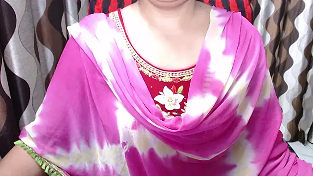 Snapshot of Kaur_Jannat chatting on February 5, 9:29 pm Kaur Jannat online show from February 5, 9:29 pm