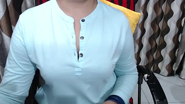 Snapshot of Kaur_Jannat chatting on February 28, 9:33 pm Kaur Jannat online show from February 28, 9:33 pm