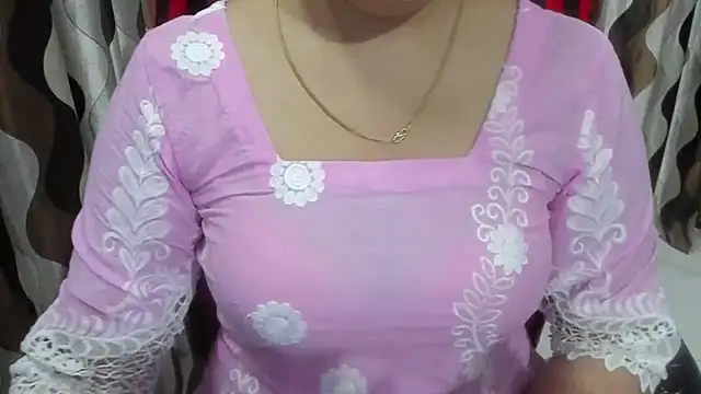 Snapshot of Kaur_Jannat chatting on November 24, 5:24 pm Kaur Jannat online show from November 24, 5:24 pm