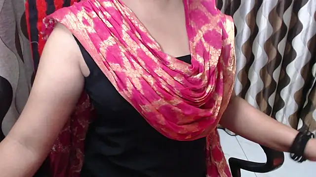 Snapshot of Kaur_Jannat chatting on February 4, 9:31 pm Kaur Jannat online show from February 4, 9:31 pm