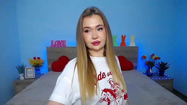 StacyYellig online show from March 11, 6:19 am