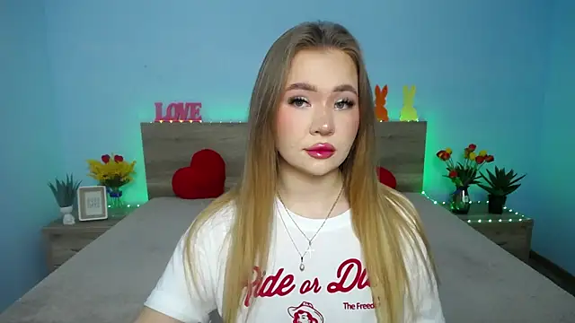 StacyYellig online show from March 10, 7:40 pm