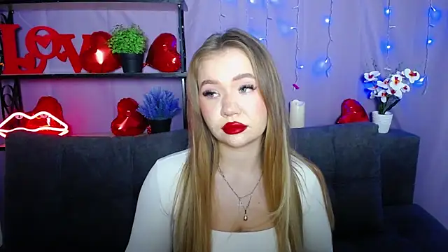 StacyYellig online show from March 7, 8:33 pm