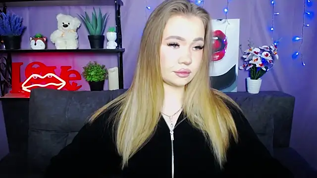 StacyYellig online show from March 22, 8:37 pm