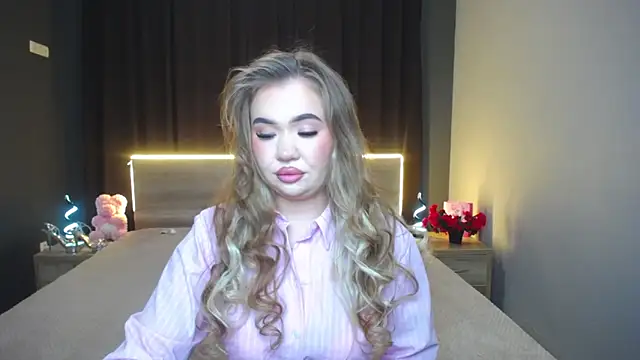 StacyYellig online show from February 12, 9:03 pm