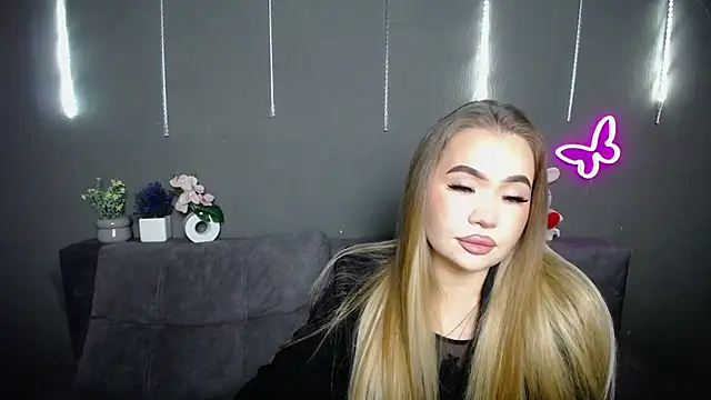 Snapshot of StacyYellig chatting on April 22, 8:04 pm StacyYellig online show from April 22, 8:04 pm