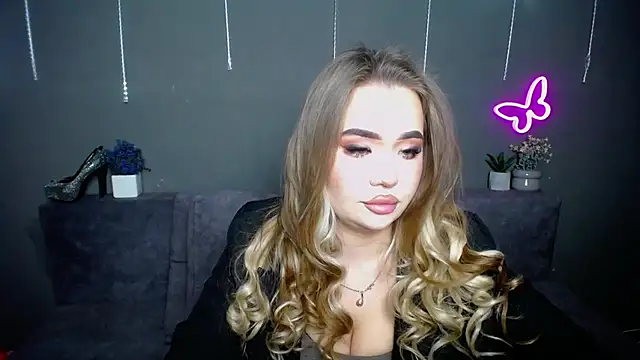 StacyYellig online show from February 25, 8:19 pm