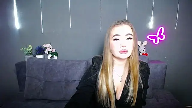 Snapshot of StacyYellig chatting on April 24, 8:33 pm StacyYellig online show from April 24, 8:33 pm