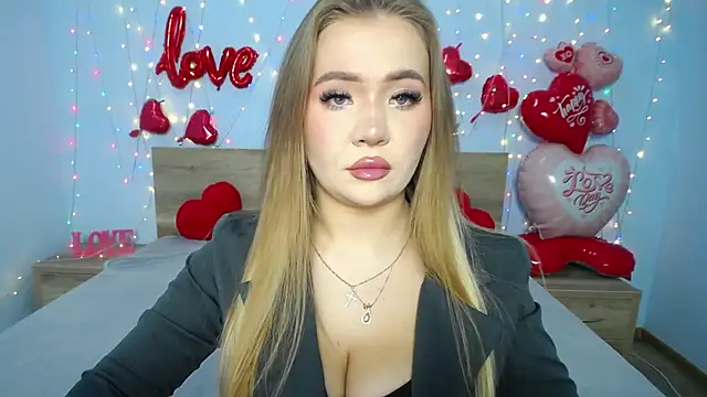 StacyYellig online show from February 17, 9:03 am