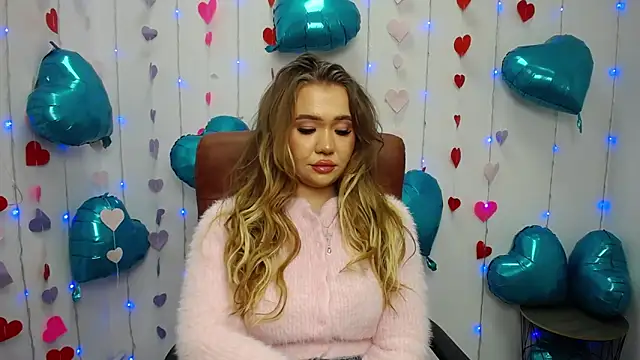 StacyYellig online show from February 16, 6:21 am