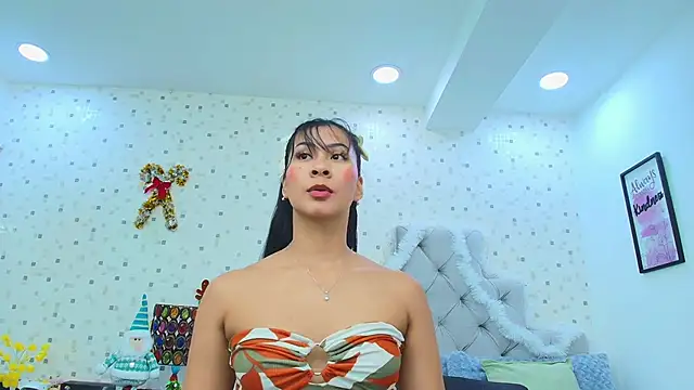 JulietaReyess online show from December 19, 11:45 am