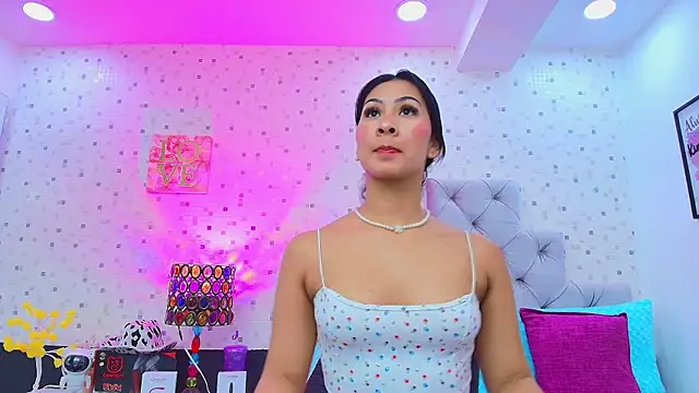 JulietaReyess online show from January 9, 12:01 pm