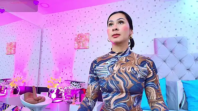 JulietaReyess online show from April 13, 11:47 am