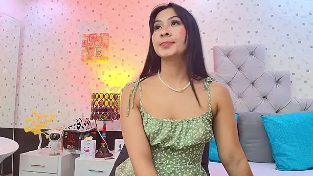 JulietaReyess online show from January 14, 11:58 am