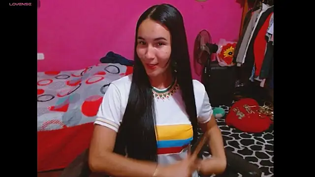 Snapshot of nicolgomez2 chatting on March 20, 9:02 pm nicolgomez2 online show from March 20, 9:02 pm