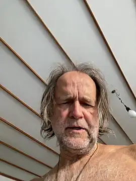 artXhibitor online show from March 17, 10:07 am